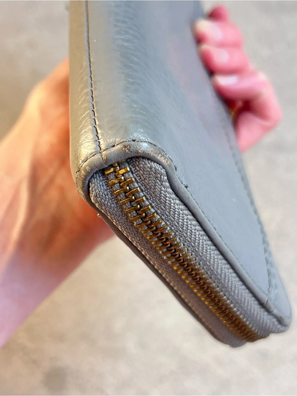 Fossil leather zip